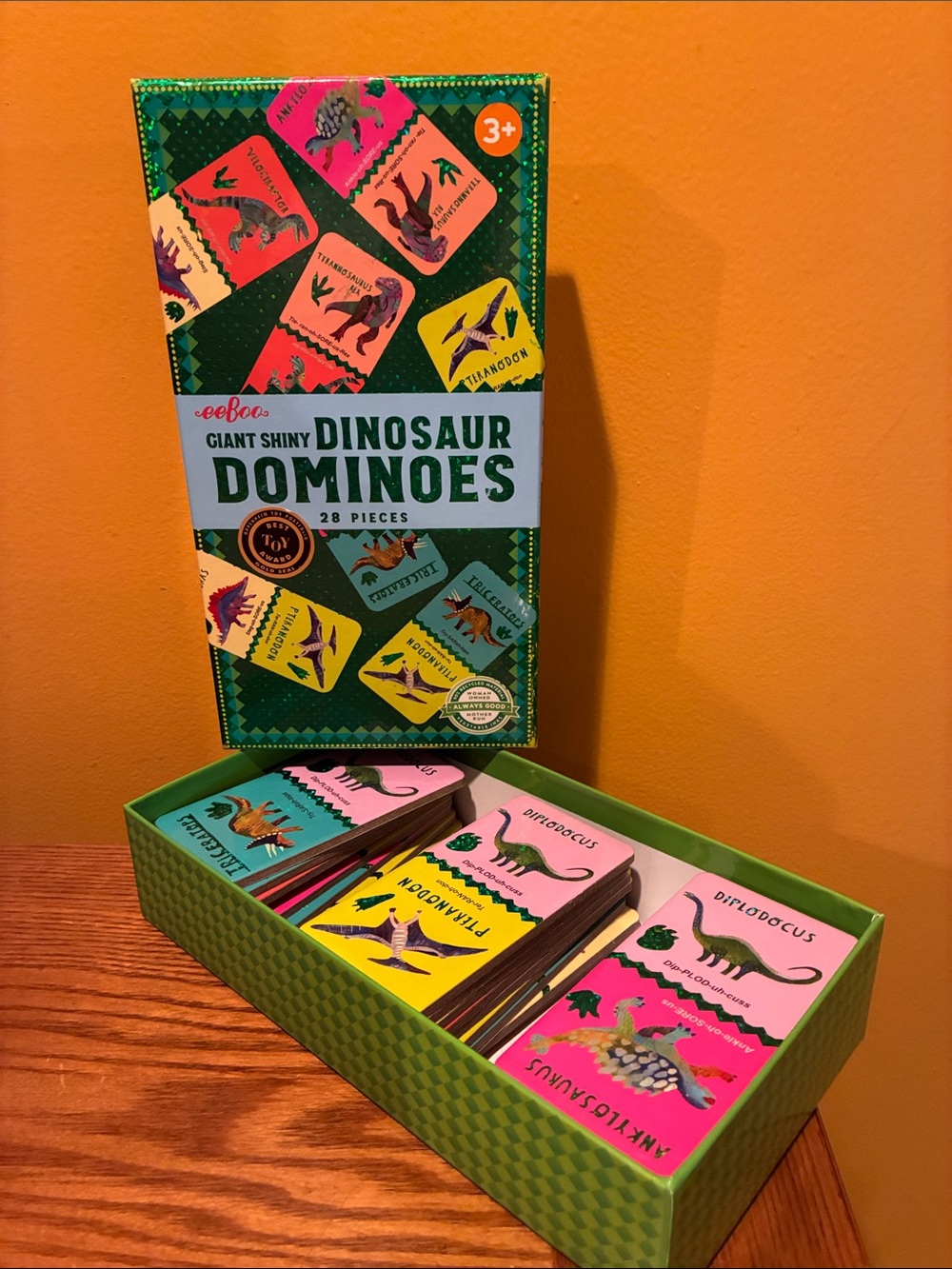 eeboo - GIANT SHINY DINOSAUR DOMINOES